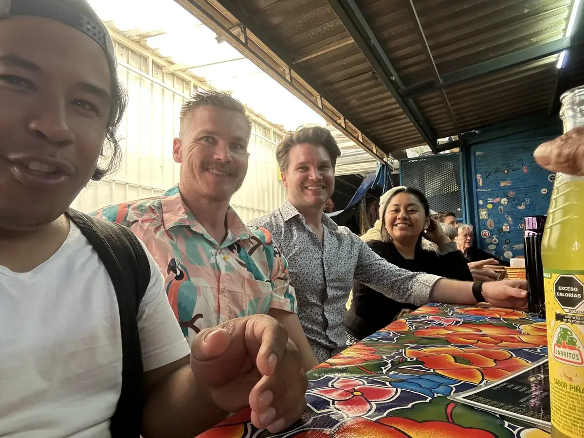Estudiantes aprendiendo español y explorando la cultura en Oaxaca, México